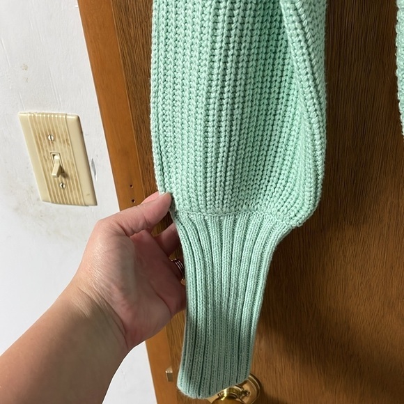 Zenana size XL mint green colored turtleneck tunic sweater with ballon sleeves - Picture 3 of 9